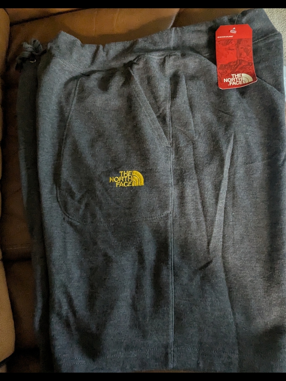 💥The North Face Charcoal Fleece Lined Shorts with Yellow Logo